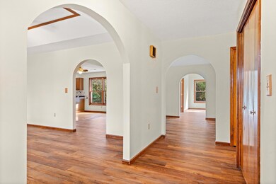 2202 w williams rd-05