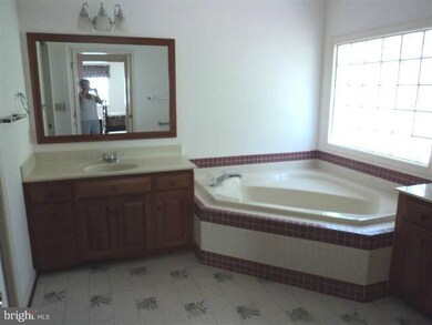 11721 Mockingbird Ln, Hagerstown, MD 21742 - photo 6