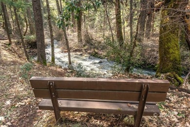 Creekside Seating