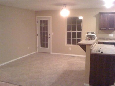 1067 S Hazelnut Ave, Springfield, MO 65802 - photo 3