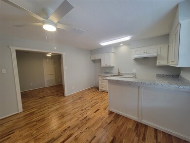 845 Beverly St unit 9, Houston, TX 77007 - photo 2