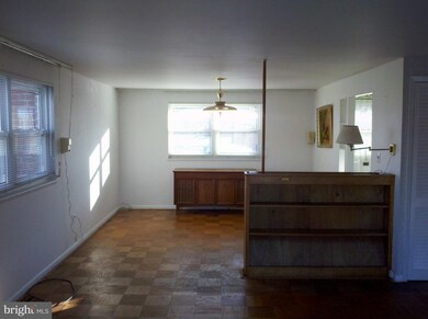 901 Regina Dr, Halethorpe, MD 21227 - photo 7