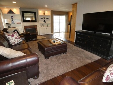 266 Valley St, Pembroke, MA 02359 - photo 3