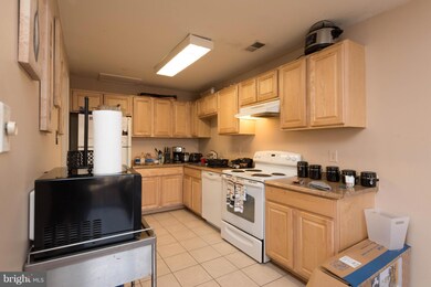 7655 Woodbine Dr, Laurel, MD 20707 - photo 5