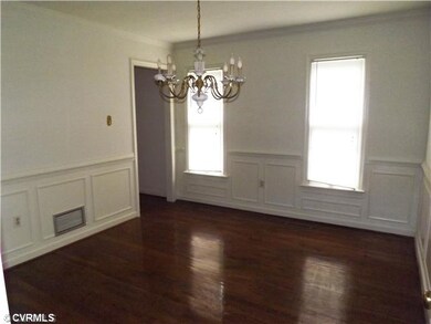 Dining Room - The Dining Room has crown molding an