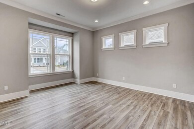 StudyMeadow Queen Ln-11