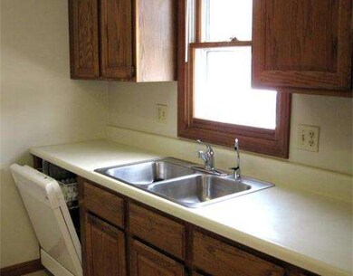 145 Pennacook Dr, Leominster, MA 01453 - photo 4