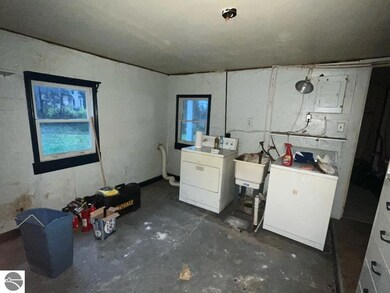 303 N Main St, Vassar, MI 48768 - photo 7