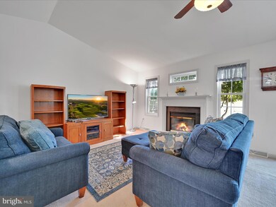 2142 Weeping Willow Ln, Mount Joy, PA 17552 - photo 5