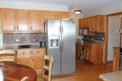 2639 Partlow Dr, Naperville, IL 60564 - photo 7