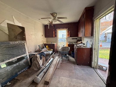 828 Old Bramwell Rd, Bluefield, WV 24701 - photo 5