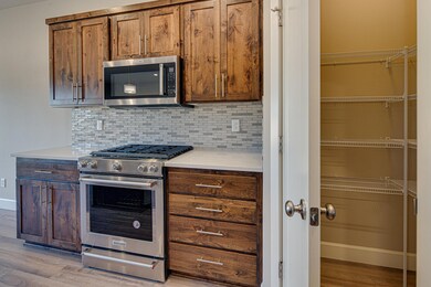 5026 SW Zenith Ave, Redmond, OR 97756 - photo 7