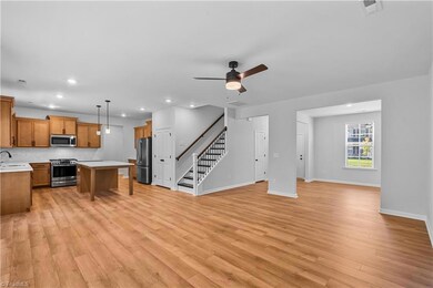 7567 Buckhaven Forest Dr, Kernersville, NC 27284 - photo 5