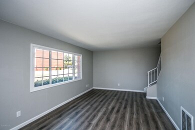 2854 E Clarendon Ave-6