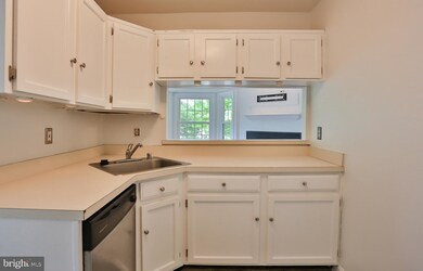 15078 Maple Glen Ct, Dumfries, VA 22025 - photo 7