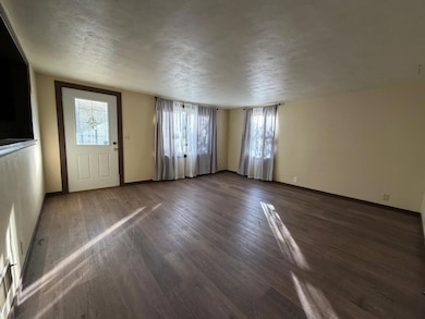 303 E Lake St, Knox, IN 46534 - photo 4