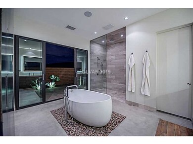 Master Bath/Spa.