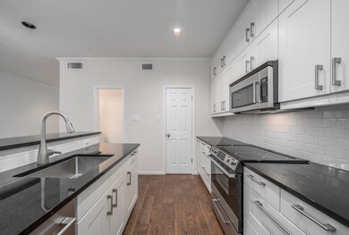 1201 Mcduffie St unit 103, Houston, TX 77019 - photo 3