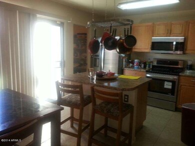 new kitchen w/ new stainless appliances