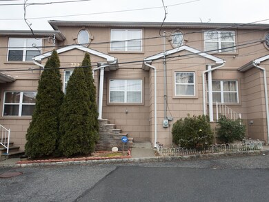 283 Jewett Ave, Staten Island, NY 10302 - photo 5