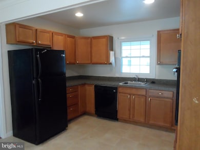 4009 Woodhaven Ln, Bowie, MD 20715 - photo 3