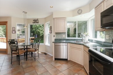 1002 York Cir unit 2, Carpentersville, IL 60110 - photo 2