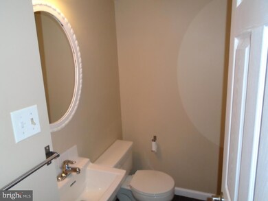 8609 Spring Creek Ct, Springfield, VA 22153 - photo 7