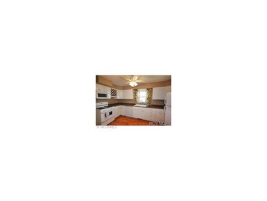 Kitchen w/NEW appliances