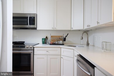 1124 25th St NW unit 205, Washington, DC 20037 - photo 4