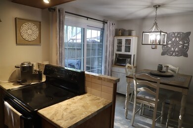 7 Corey Colonial, Agawam, MA 01001 - photo 4