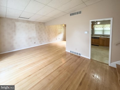 532 Englewood Dr, Magnolia, NJ 08049 - photo 5