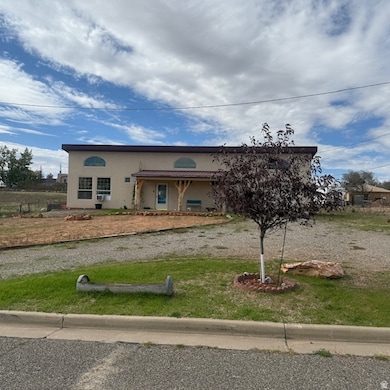 256 S 300 E, Blanding, UT 84511 - photo 2