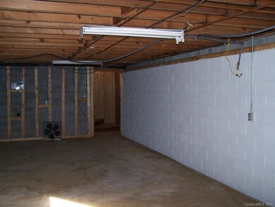 154 Hugo Ln, Statesville, NC 28677 - photo 4