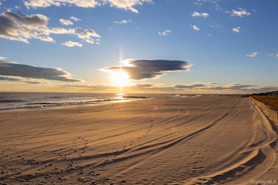 Sunrise Point East unit 1G, Long Beach, NY 11561 - photo 2