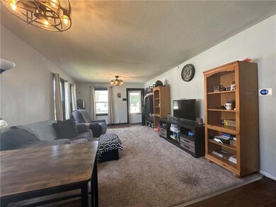 1005 N 6th Ave E, Newton, IA 50208 - photo 3