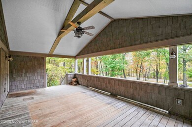 117 Upper Chipmunk Ct, Bushkill, PA 18324 - photo 5