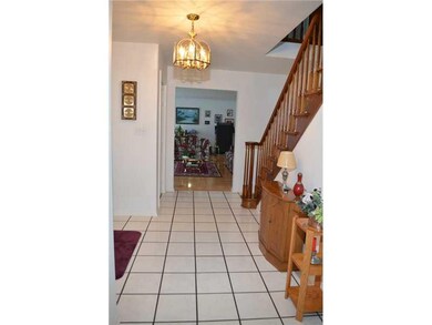 Entry/Foyer.
