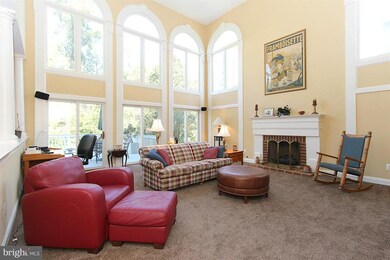 12010 Creekbend Dr, Reston, VA 20194 - photo 5