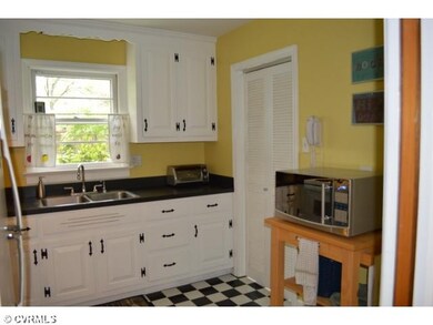 Kitchen - New countertops, new stove, neat, clean 