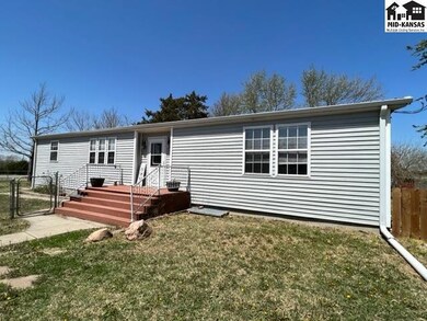 1509 S Maxwell St, McPherson, KS 67460 - photo 2