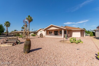 Nice Back Yard has View of Lake
