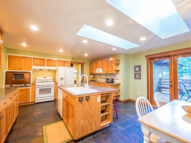 10415 Nottingham Rd, Edmonds, WA 98020 - photo 6