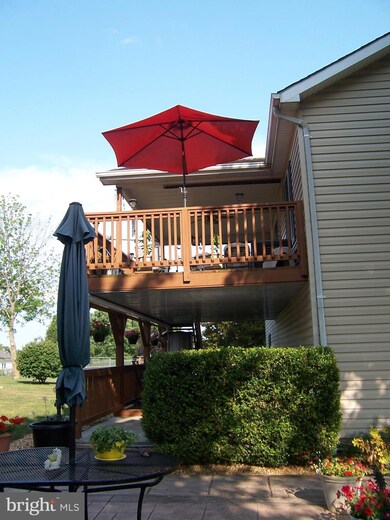 210 Isaac Dr, Bunker Hill, WV 25413 - photo 4