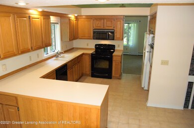 4909 Canyon Trail, Lansing, MI 48917 - photo 3