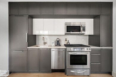 432 W 52nd St unit 5B, New York, NY 10019 - photo 4