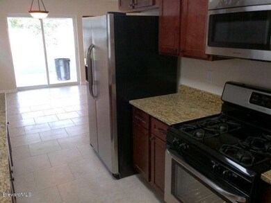 NEW APPLIANCES W/GAS STOVE