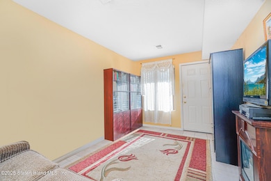 (4) FAMILY ROOM - FIRST FLOOR