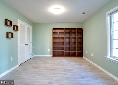 9682 Cedar Farm Cir, Fairfax, VA 22031 - photo 5