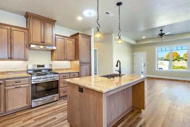 1517 Blackberry Run St, Central Point, OR 97502 - photo 6