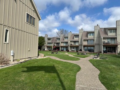 411 E Washington St unit 14, Culver, IN 46511 - photo 4